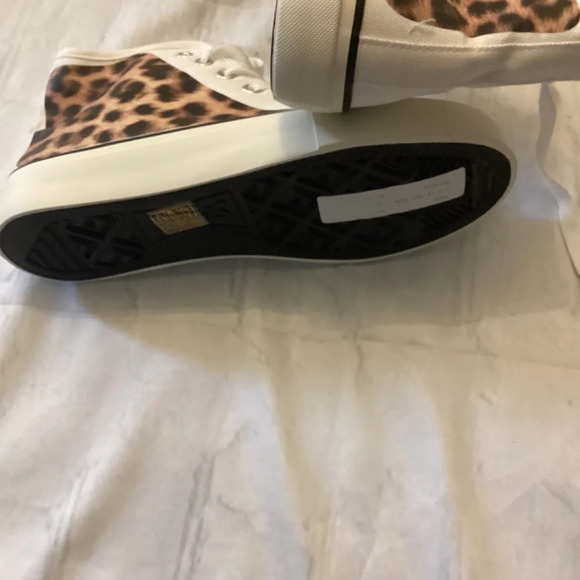 Leopard Color Block High-Top Sneakers - Picture 4 of 6